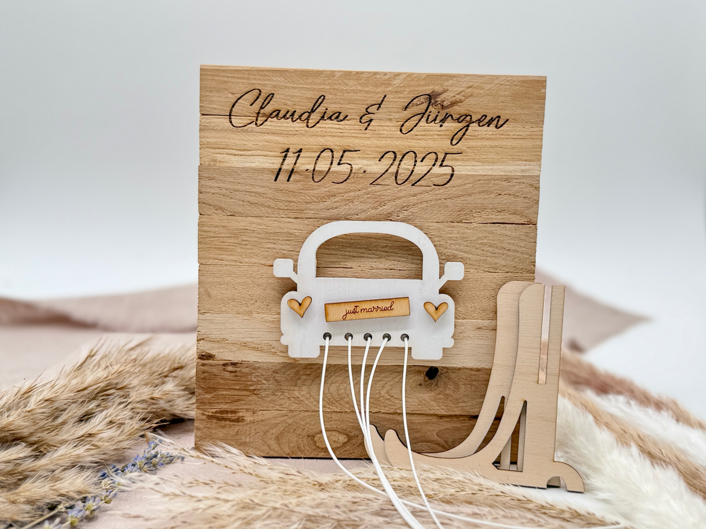 Holzplatte „Hochzeitsauto“ – Personalisiertes Geldgeschenk zur Hochzeit